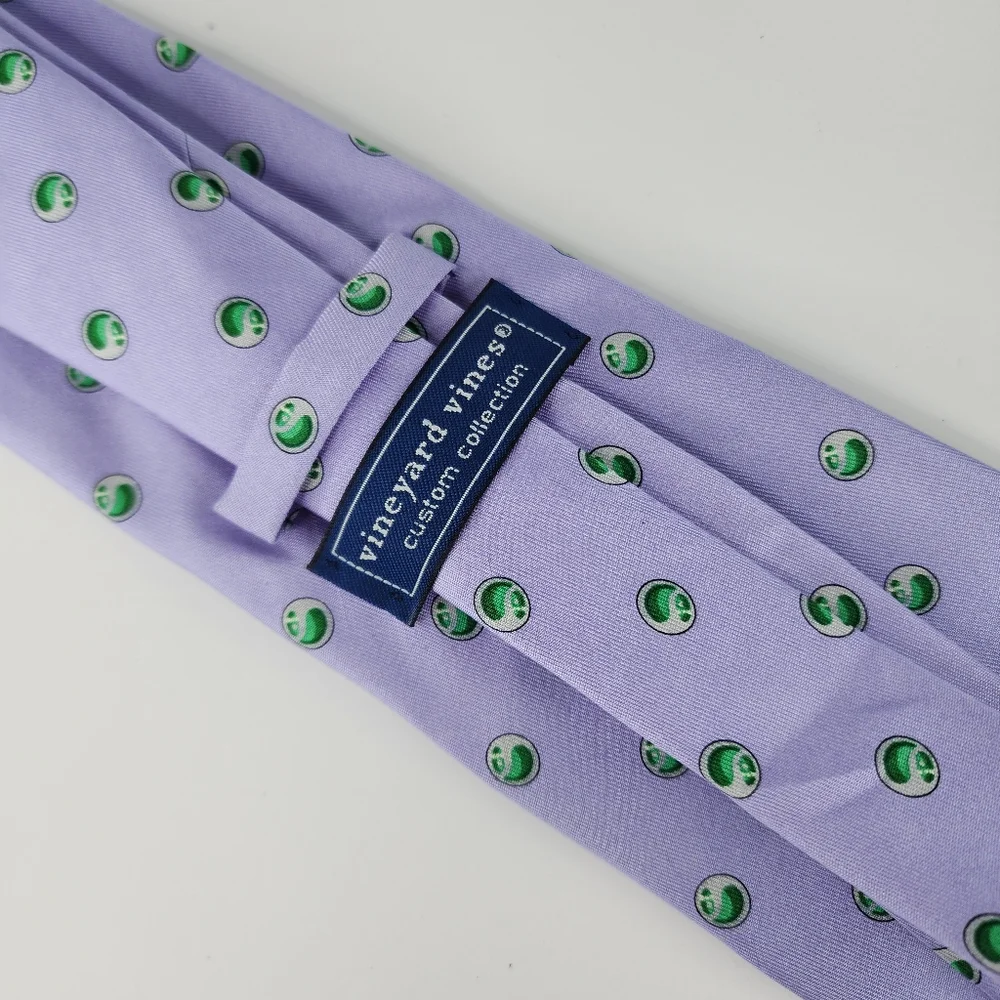 VINEYARD VINES Blue Silk Tie.